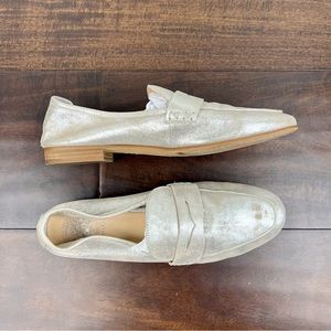 Vince Camuto Macinda Metallic Silver Loafera